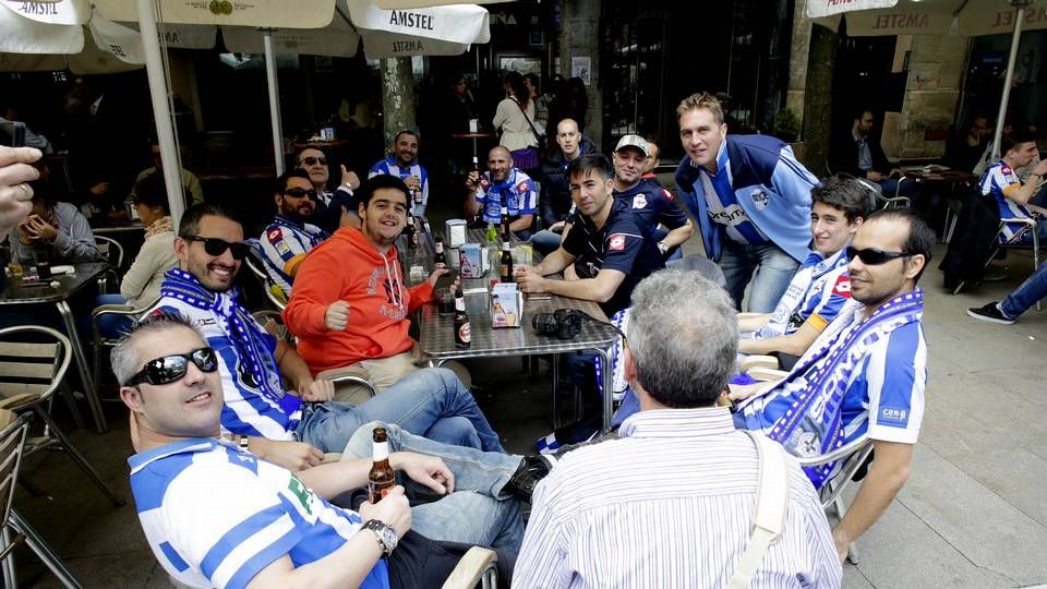 Aficionados del Dépor con Sissoko