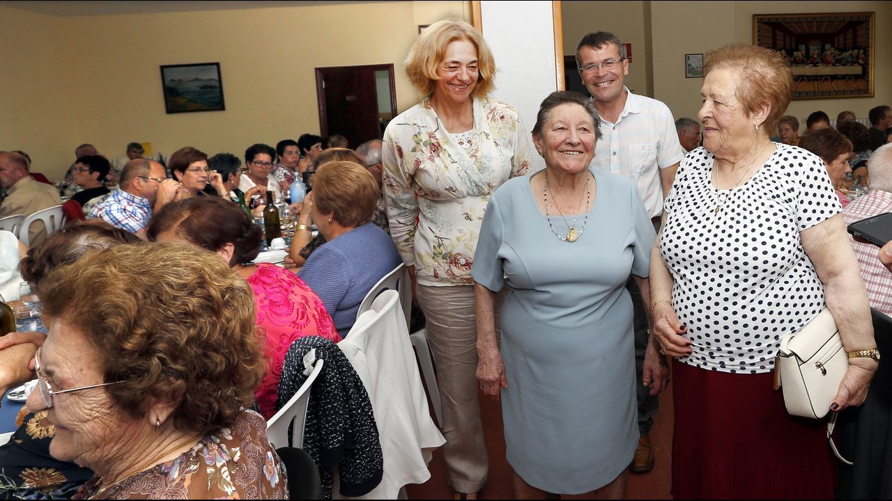 Comida de los Mayores en las fiestas de la Guadalupe.