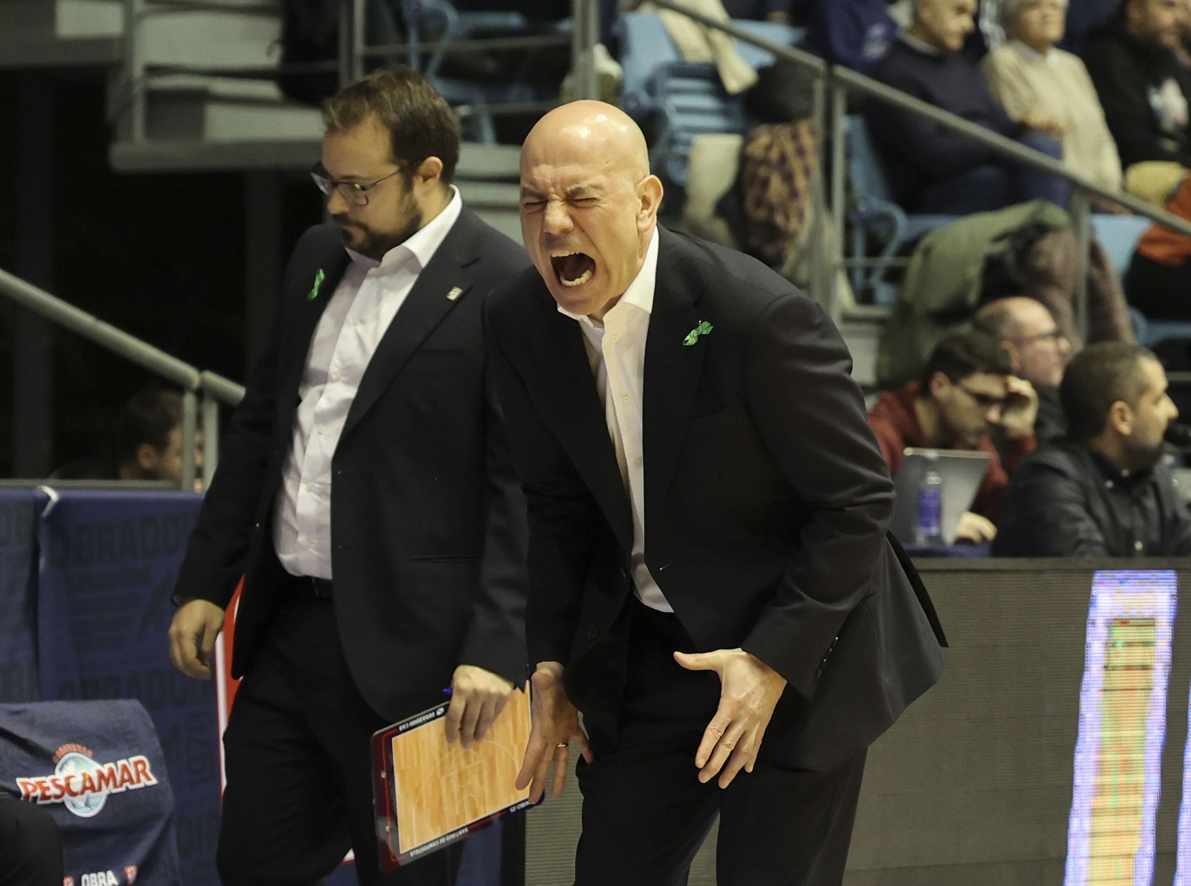 Flix Alonso, entrenador do Obradoiro, lamntase de unha xogada no partido contra o Valladolid. 01/02/2025