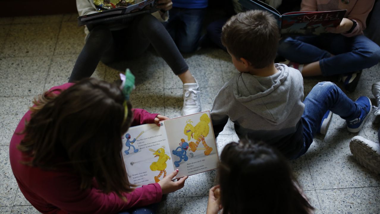 Los escolares del Colegio Anxo da Garda celebran el Dia Internacional del Libro