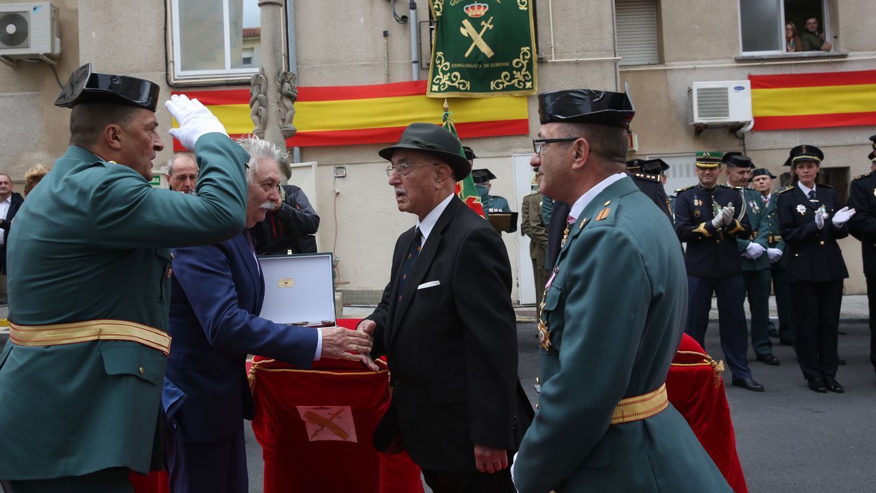 ACTO INSTITUCIONAL CASTRENSE DEL DÍA DEL PILAR.Uno de los condecorados fue Manuel Vázquez, guardia civil jubilado que va a cumplir cien años