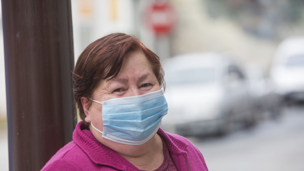 En Carballo se protegen con mascarillas