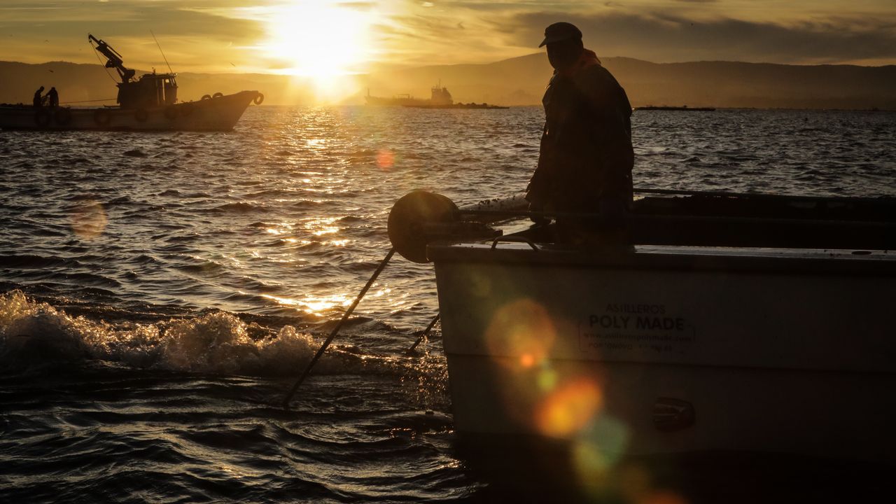 Resultado de imagen de Muere un marinero de Laxe que faenaba en el Gran Sol