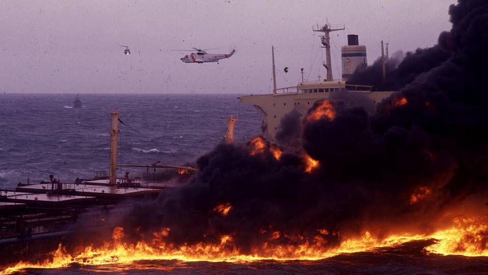 20 años del hundimiento del «Mar Egeo» en A Coruña