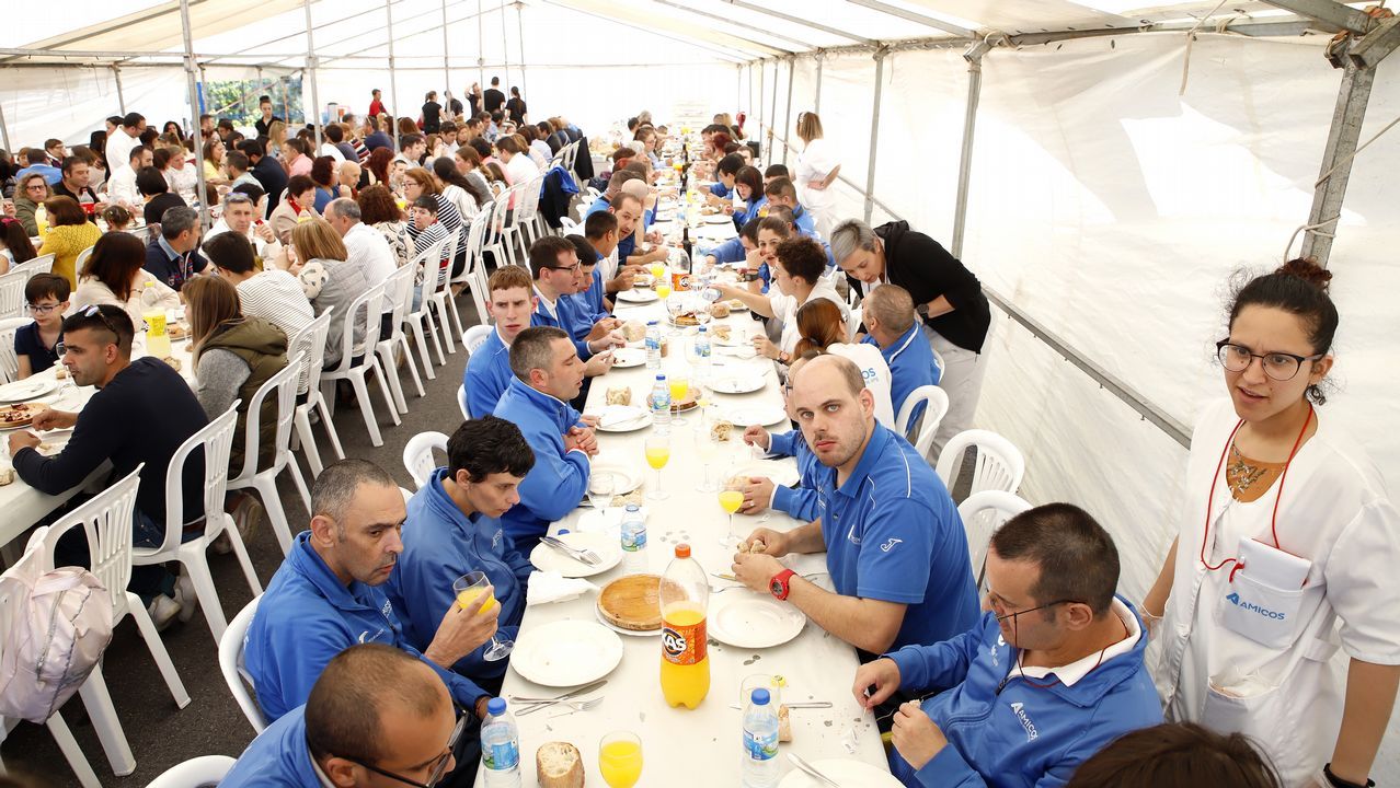 JORNADA DE FAMILIAS EN AMICOS. COMIDA