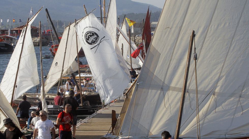 Encontro de embarcacions tradicionais en cabo de Cruz.1º dia