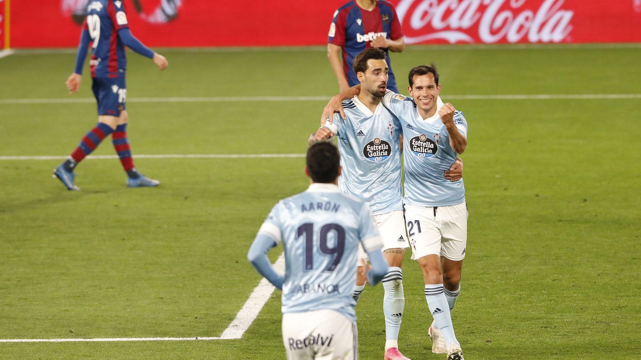 Tapia fue el primero en resentirse y verse obligado a dejar el partido