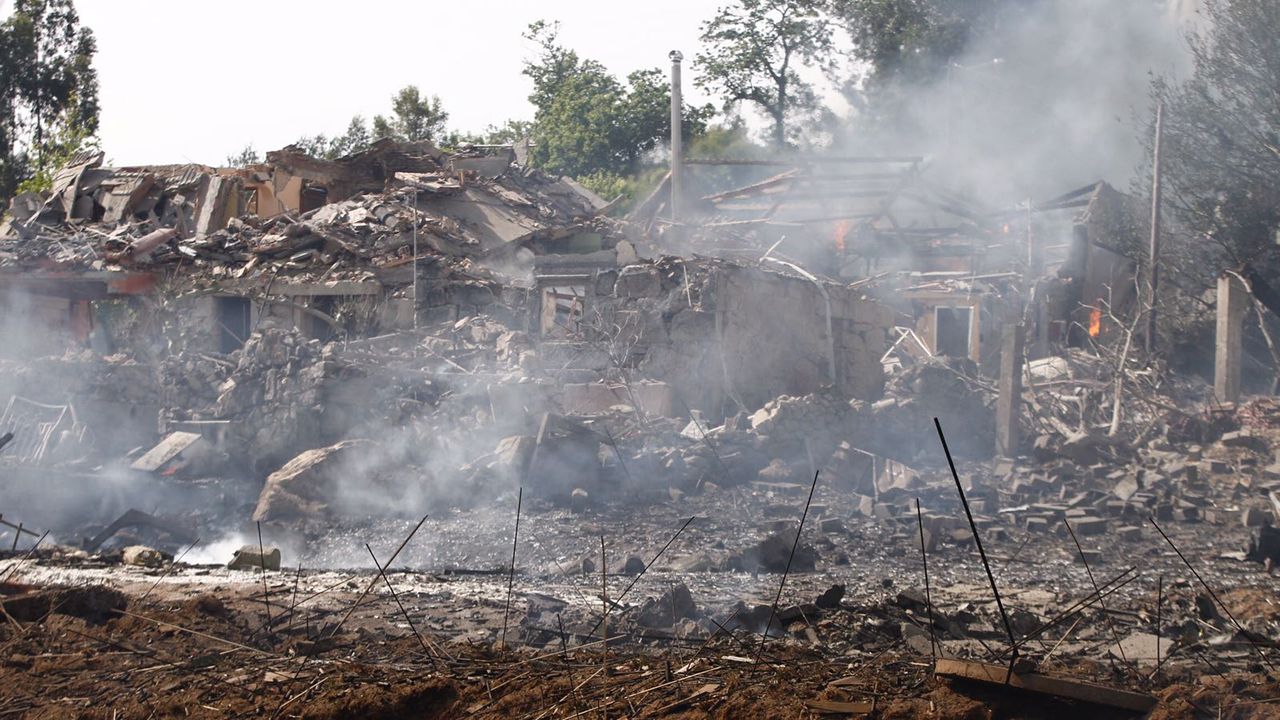 El diá después a la explosión mortal en Tui