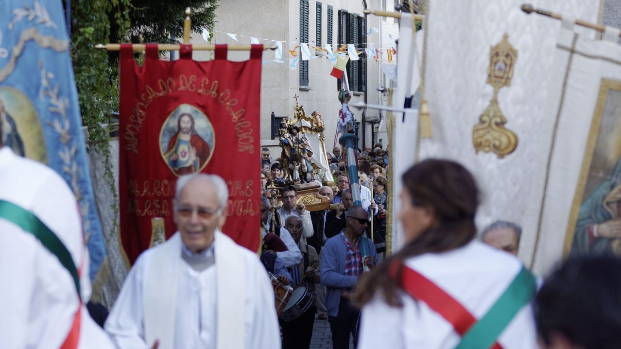Procesión da Virxe do Cristal