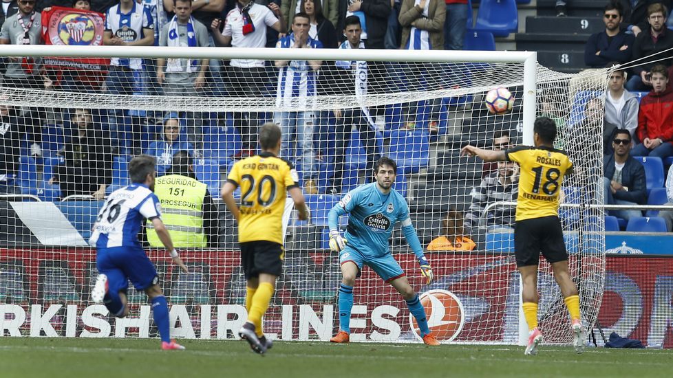 Joselu cabecea el 1-0