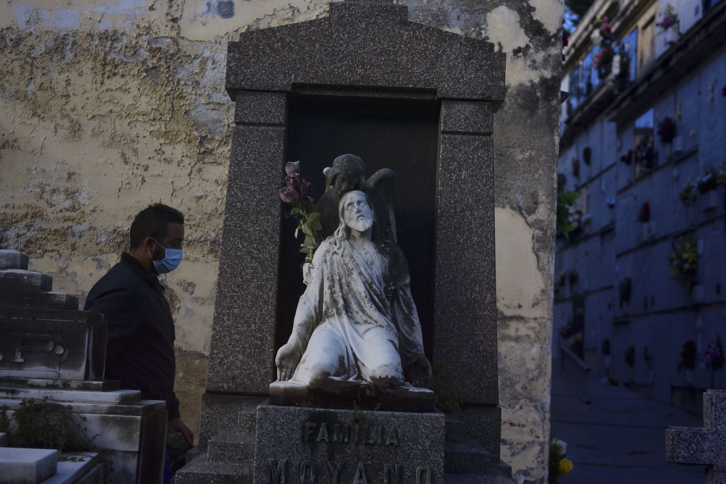 D�a de Todos os Santos no cemiterio de San Amaro. 1/11/2021