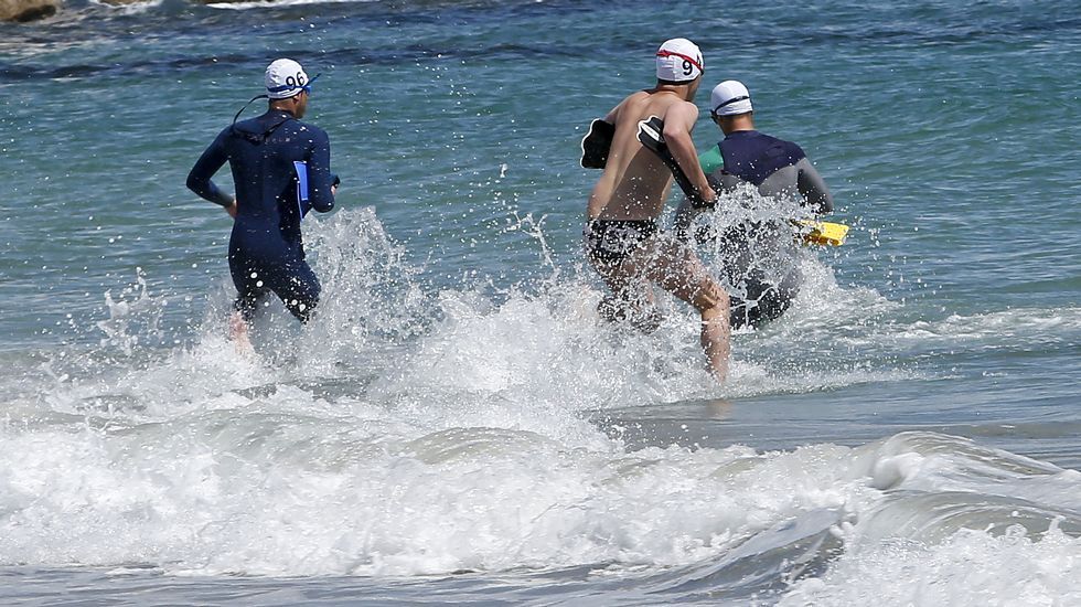 Pruebas de socorristas en la playa de Silgar