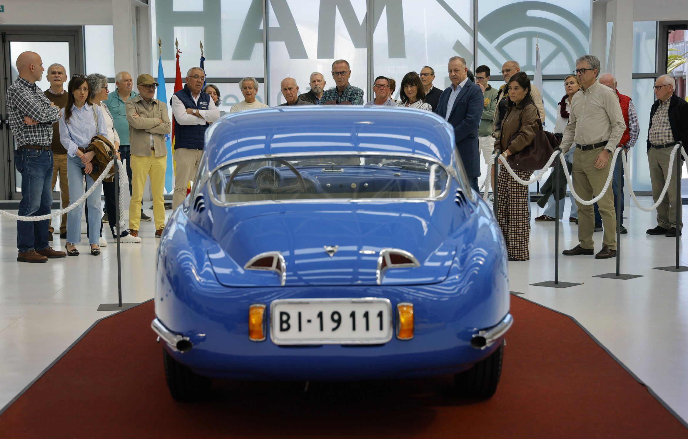 Visitantes no Museo da Automocin e Historia, en Arteixo. 05/05/2025