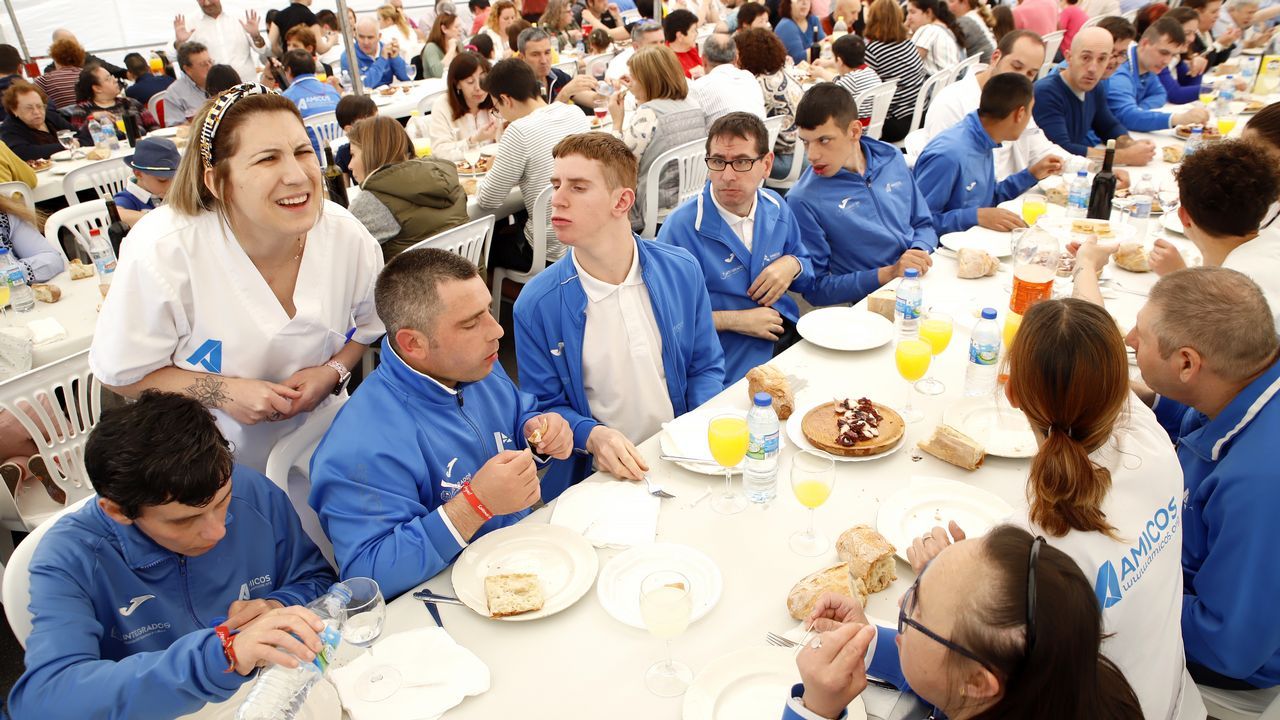 JORNADA DE FAMILIAS EN AMICOS. COMIDA