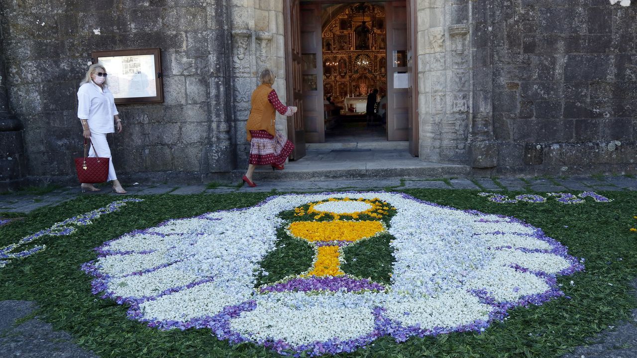 Alfombra floral en Rianxo