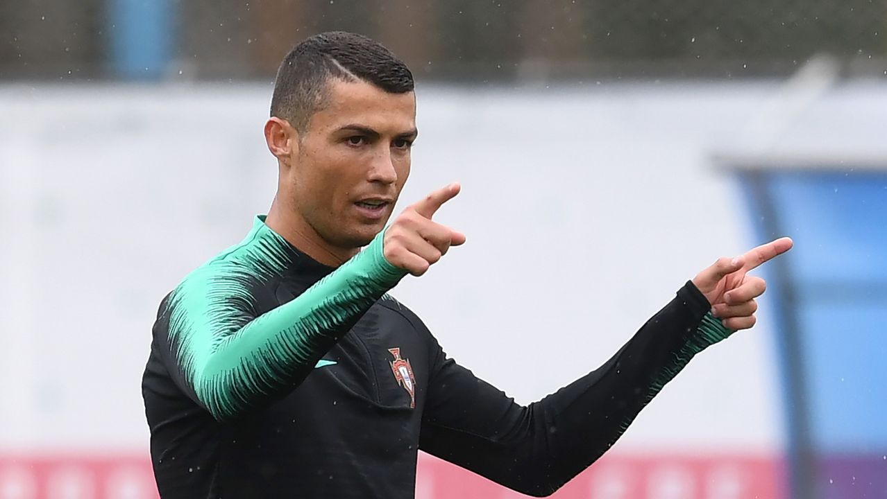 Cristiano Ronaldo: dos a�os de c�rcel y multa de 18,8 millones.