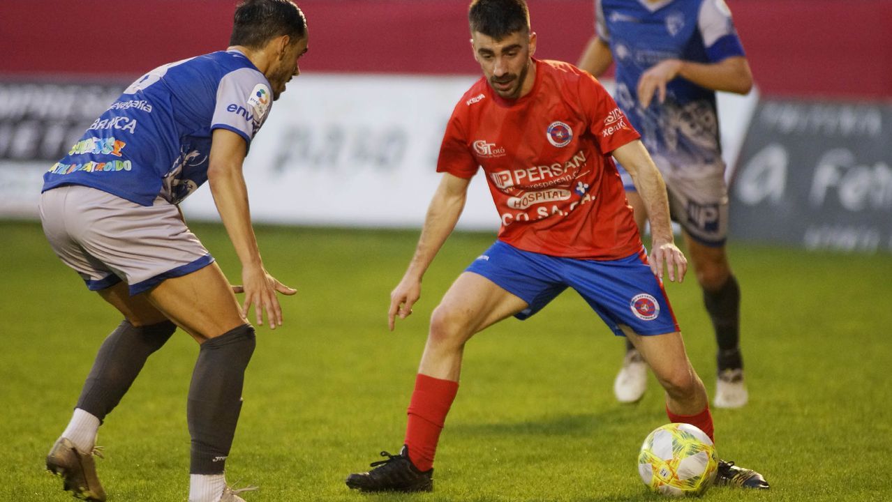 Ambiente de gala en el derbi del fútbol ourensano.La pugna entre la UD Ourense y el Ourense CF fue toda una fiesta del balompié provincial