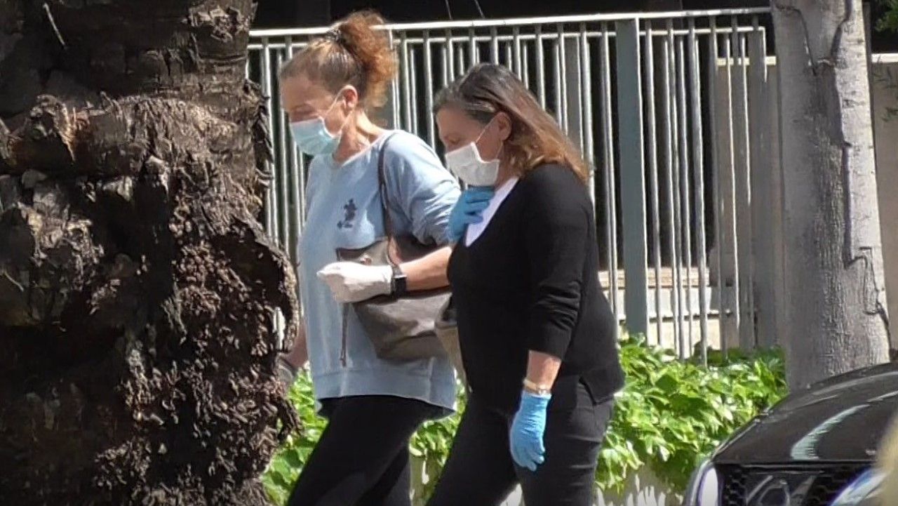 Celia y Amalia, las hermanas de Ana Obregón viajarón hasta Barcelona