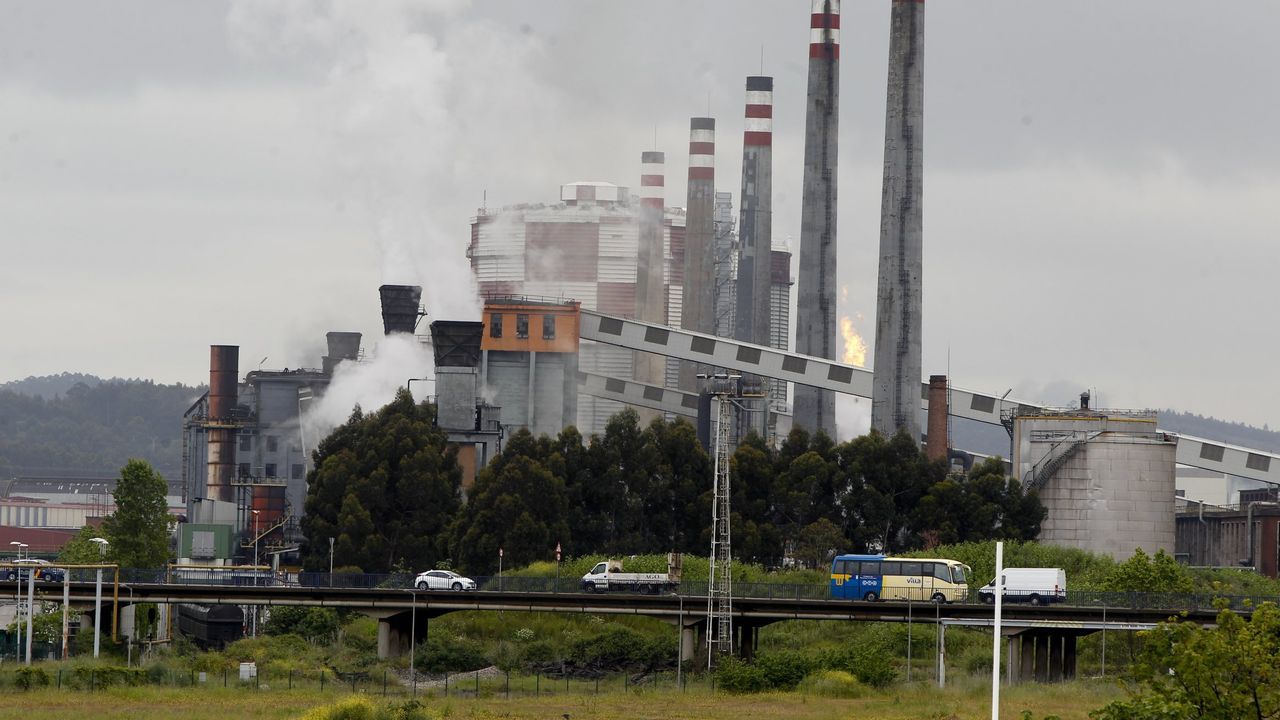 LaGrandiella.Planta de ArcelorMittal en Avil�s (Asturias).