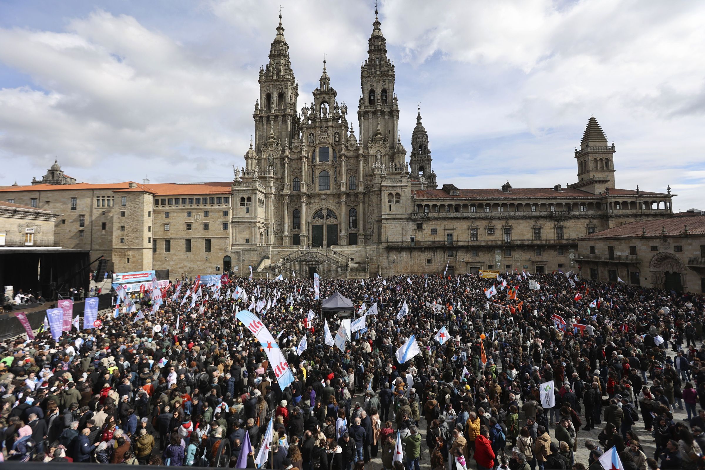 Manifestacin en defensa da lingua, convocada pola plataforma Queremos galego, na Praza do Obradoiro. 23/02/2025