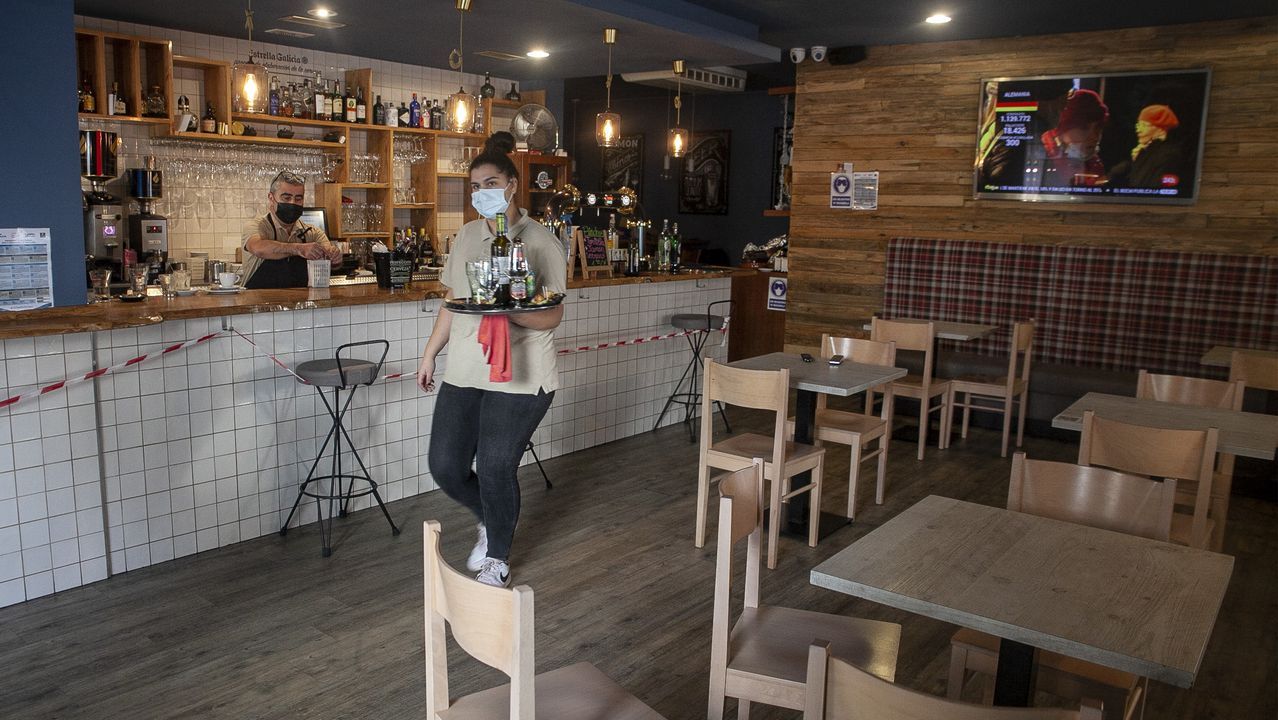 Primer día de cierre perimetral en Boiro y con acceso restringido al interior de los locales de hostelería