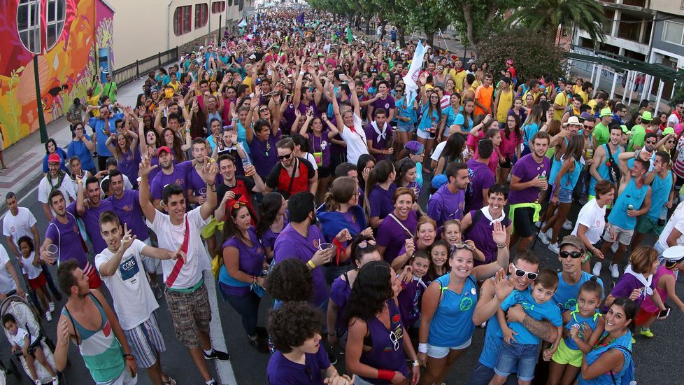 Desfile de peñas da Festa da Dorna 2016