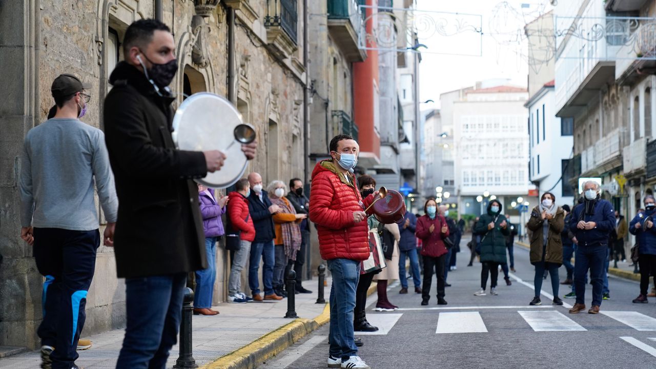 PROTESTA DE LA HOSTELERIA EN POBRA Y RIBEIRA