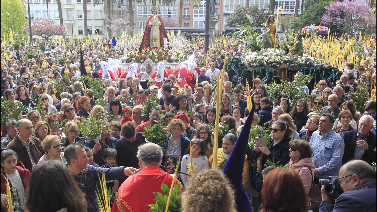Lunes Santo | Procesión de Cristo Rey y la Virgen de la Amargura. Cofradía de Dolores