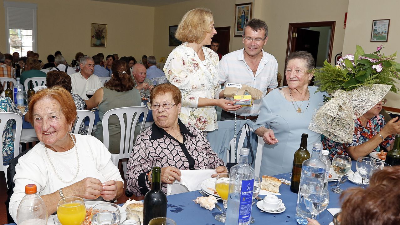 Comida de los Mayores en las fiestas de la Guadalupe.