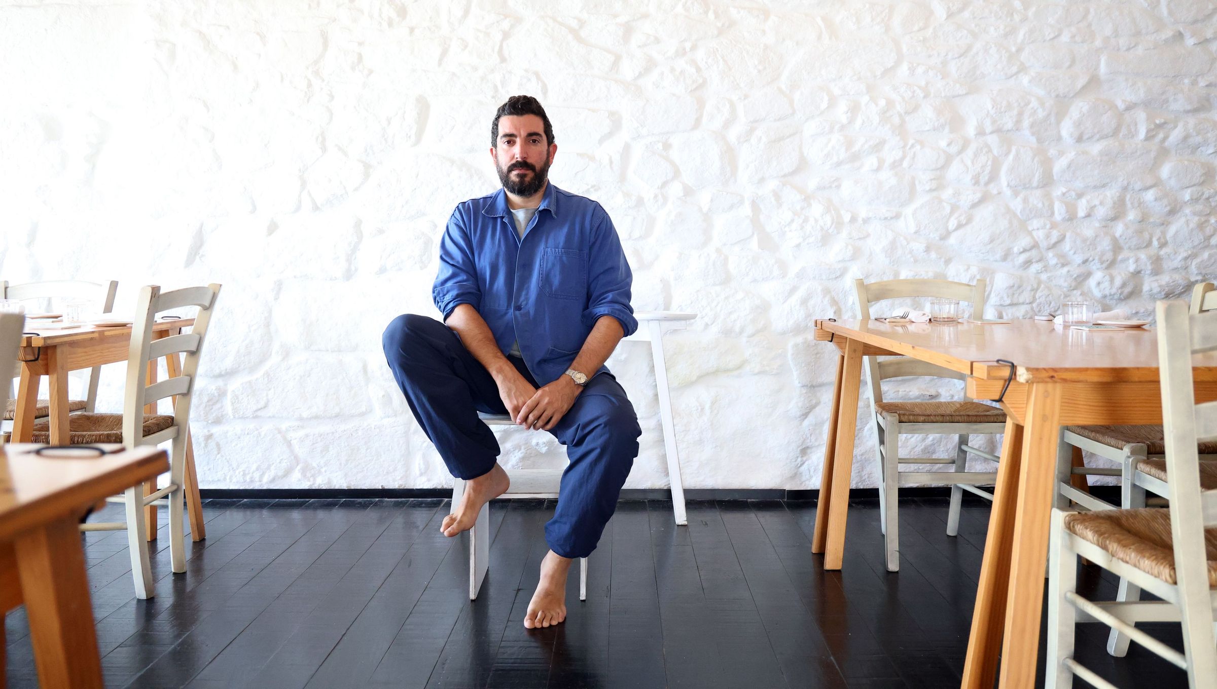 Iago Pazos, cocieiro do restaurante Loxe Mareiro de Carril. 17/07/2025