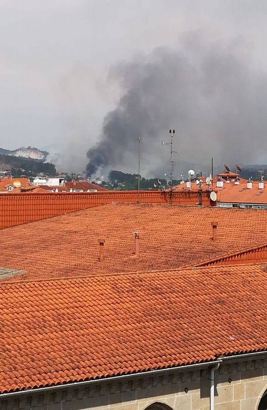 El diá después a la explosión mortal en Tui