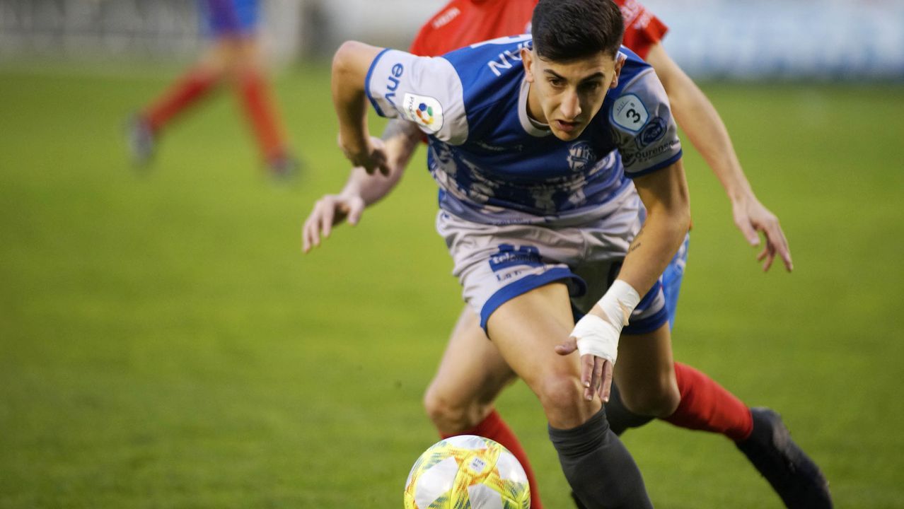 Ambiente de gala en el derbi del fútbol ourensano.La pugna entre la UD Ourense y el Ourense CF fue toda una fiesta del balompié provincial