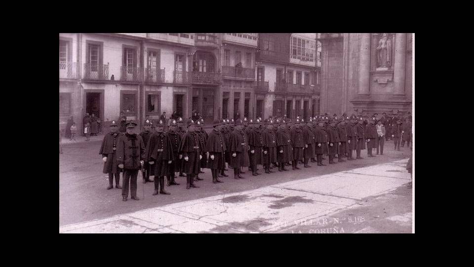 El alcalde Molina, en las obras de General Sanjurjo..Equipo del Amanecer en 1964.