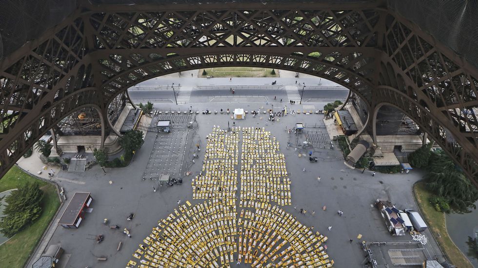 Día Internacional del Yoga en París.