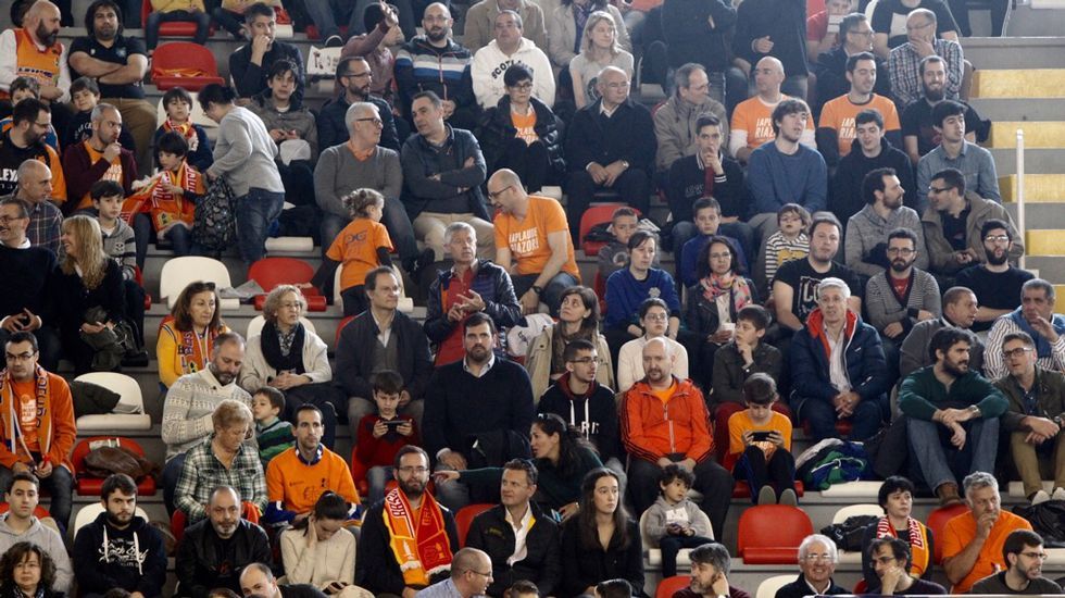 Afición del Basquet Coruña-Melilla, segundo partido de los play off por el ascenso a la Liga ACB