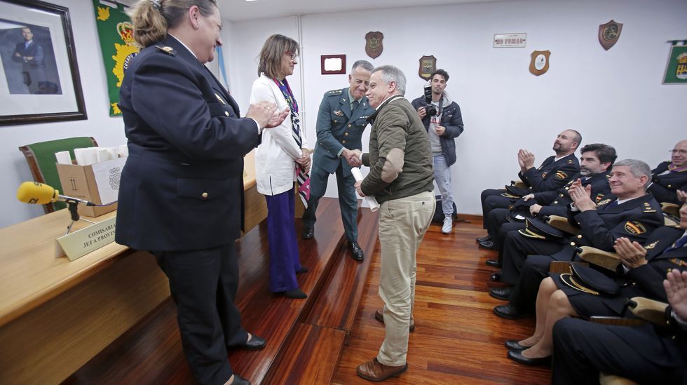 Entrega de medallas en la Policía Nacional