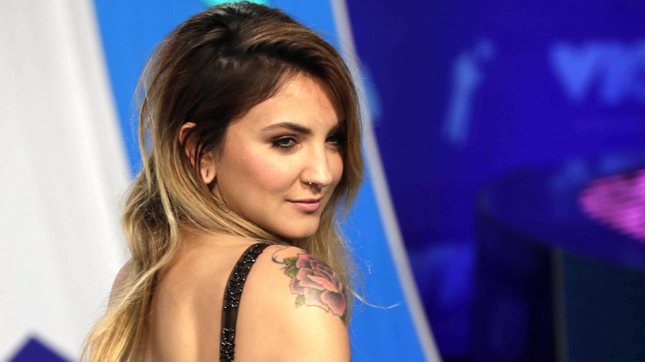 Julia Michaels