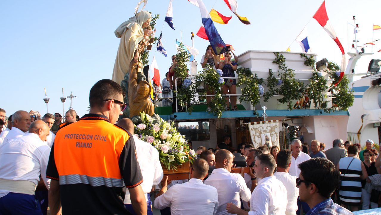 PROCESION MARITIMA DE LA VIRGEN DEL CARMEN DE RIANXO