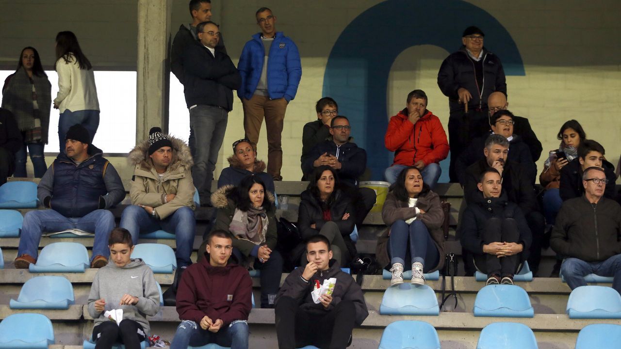 Partido de Tercera División entre el Noia y el Cultural Areas.