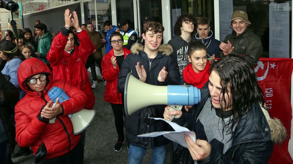 Protesta contra las reválidas y la Lomce en Barbanza