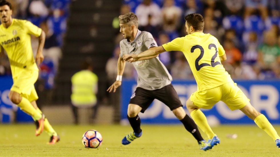 Lucas, siguiendo el partido en el palco de Riazor
