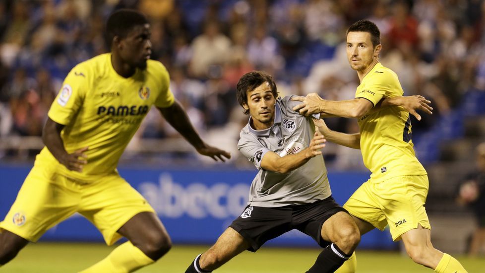 Lucas, siguiendo el partido en el palco de Riazor