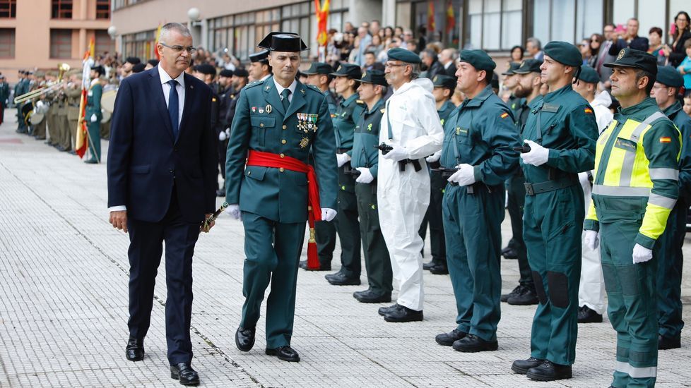 Acuartelamiento de la Guardia Civil en Lonzas - La Guardia Civil honra a su Patrona la Virgen del Pilar.