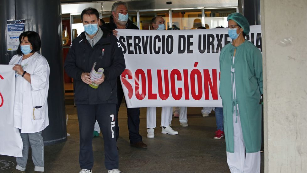 Concentración de sanitarios en el hospital Montecelo