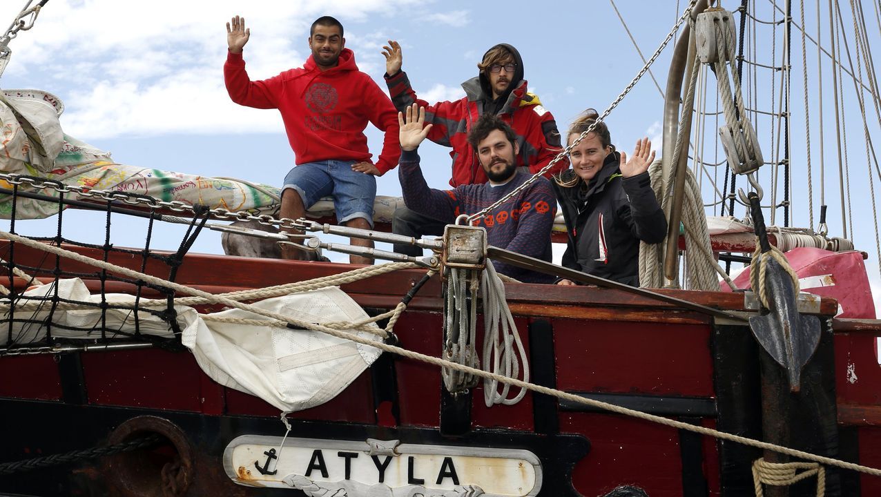 RESUMEN DEL AÑO 2019.La goleta Atyla abandona el puerto deportivo de Cabo de Cruz