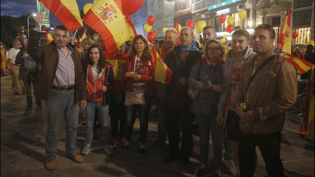 OBELISCO CONCENTRACION EN DEFENSA DE LA UNIDAD DE LA PATRIA COMUN DE TODOS LOS ESPAÑOLES LIBRES E IGUALES
