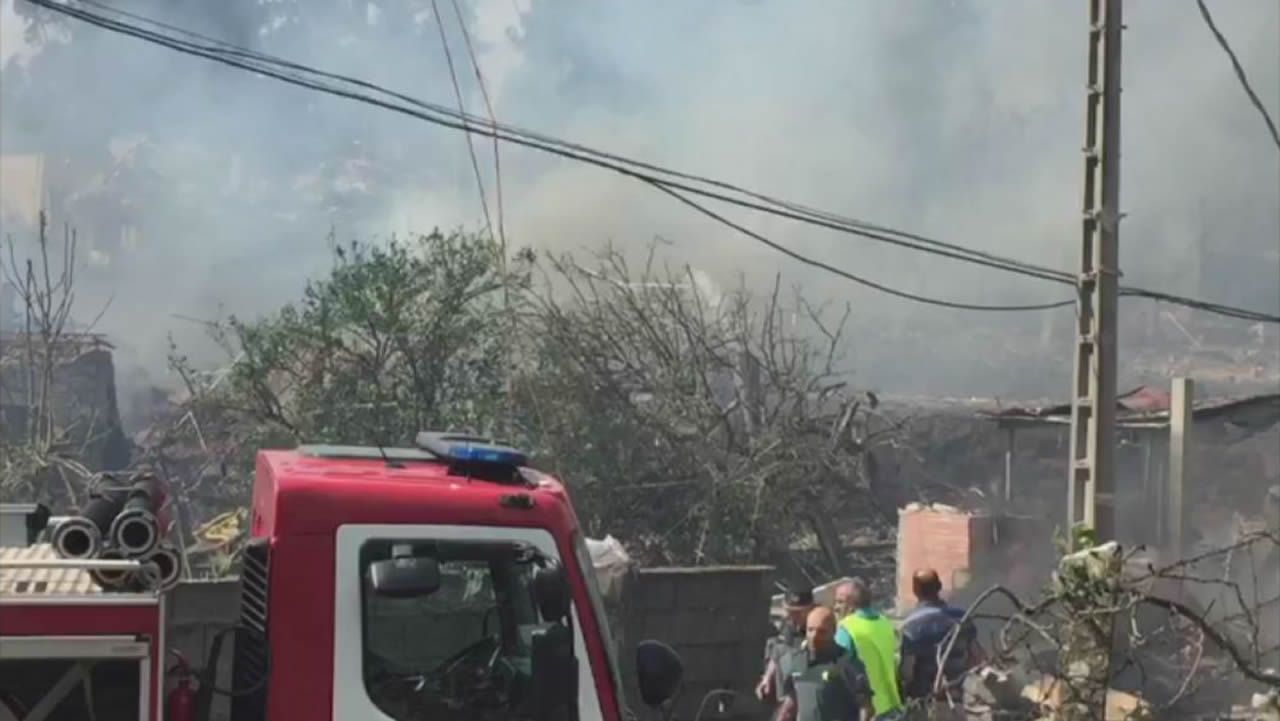 El diá después a la explosión mortal en Tui