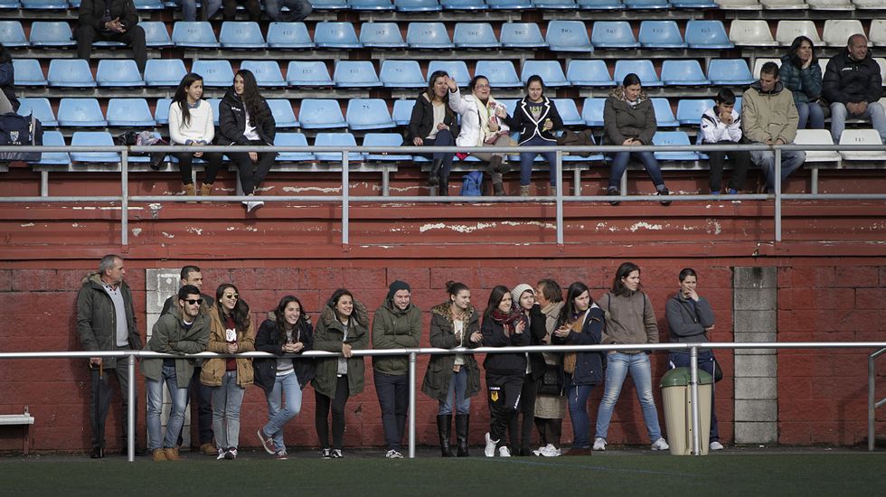 Imagen del partido celebrado el domingo en el campo de la Leyma entre Victoria y Orzán, con victoria aurinegra (1-2)