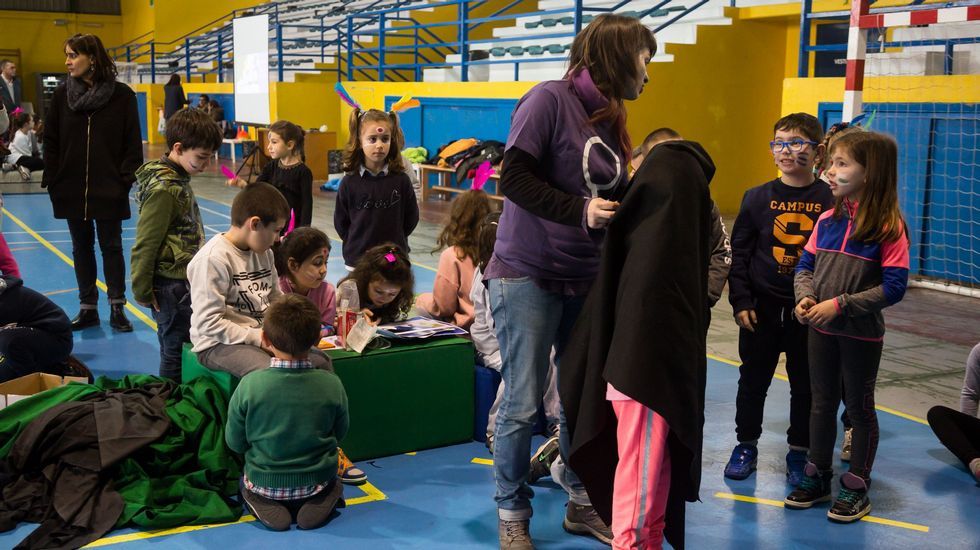 Obradoiros escolares en el pabellón de Camariñas
