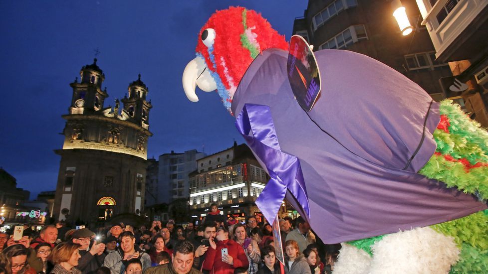 Carnaval de Pontevedra. Presentación del loro Ravachol